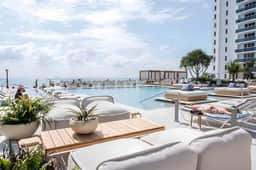 1 Homes 1108 Luxury 1 Resort Suite with Ocean/Pool Balcony 5*