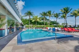 Bentley Hilton Luxury South of 5th Oceanfront Suite W/Balcony & Beach Access