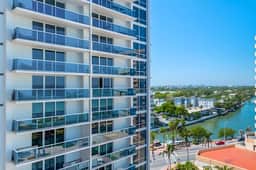 1 Homes 1007  Luxury Resort Suite City/Ocean view Balcony Oceanfront 1 Homes
