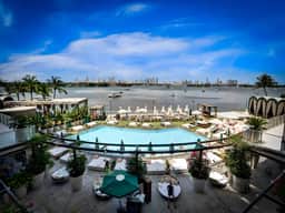 1100 West 522 Bay view Balcony Studio, Gym, Spa, Pool