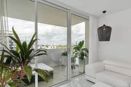 1102 Deluxe High Floor Designer Suite With Balcony