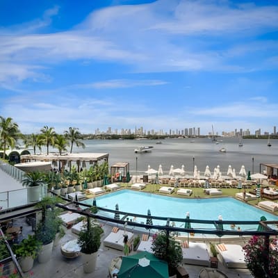 1100 West 1417 Deluxe Suite with Balcony