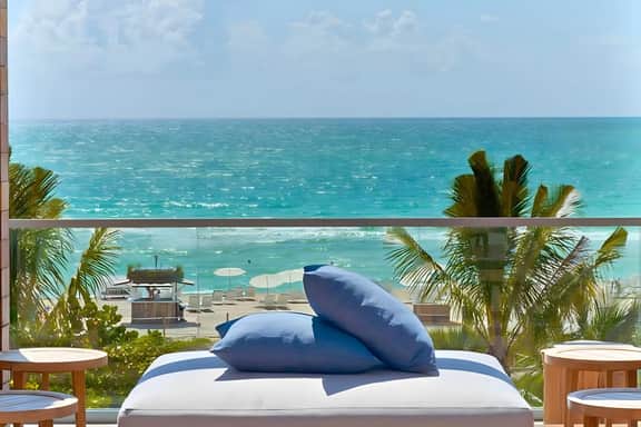 1 Homes 1108 Luxury 1 Resort Suite with Ocean/Pool Balcony 5*