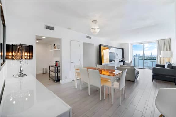 Penthouse Bay View Balcony Suite 2 bedroom/2 bath