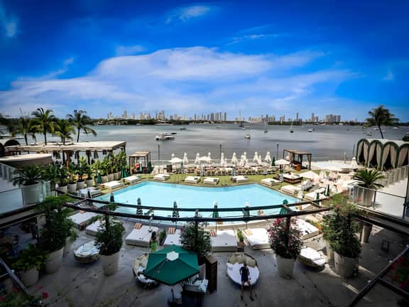 1100 West 1417 Deluxe Suite with Balcony