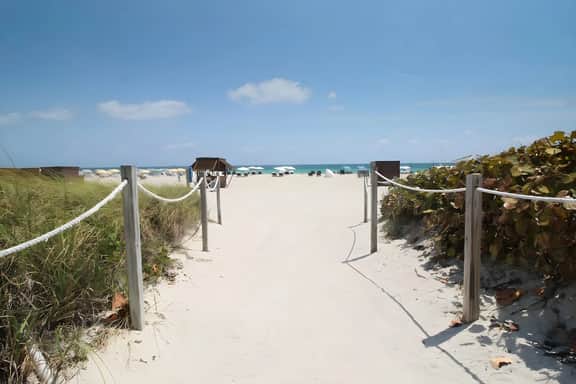 Bentley Hilton Luxury South of 5th Oceanfront Suite W/Balcony & Beach Access