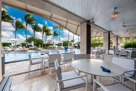 Bentley Hilton Luxury South of 5th Oceanfront Suite W/Balcony & Beach Access