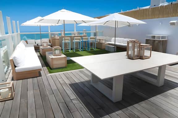 1 Homes 1006 Luxury 1 Resort Suite with Ocean/Pool Balcony view