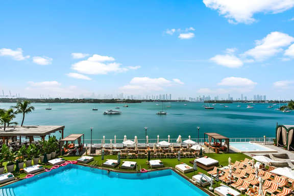 1100 West 410 Bay View Balcony King Suite