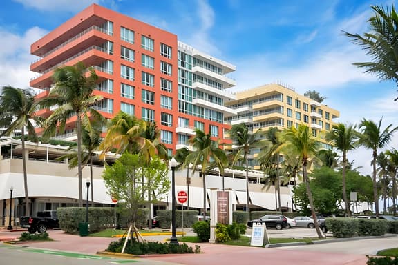 Bentley Hilton Luxury South of 5th Oceanfront Suite W/Balcony & Beach Access