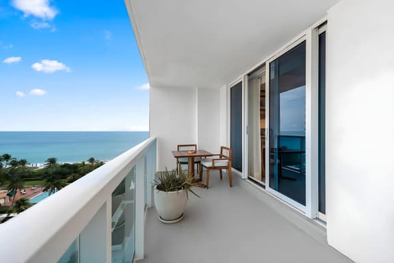 1 Homes 1007  Luxury Resort Suite City/Ocean view Balcony Oceanfront 1 Homes
