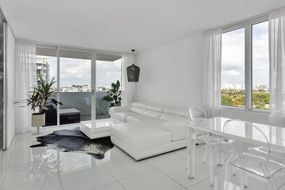 1102 Deluxe High Floor Designer Suite With Balcony